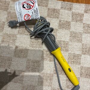 Drybar Heated Styling Brush – Yellow Blowout Brush